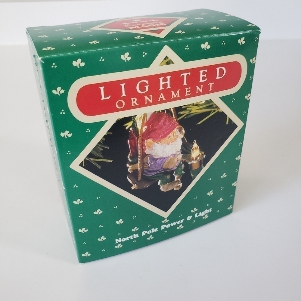NEW Vintage Hallmark Keepsake Ornament Lighted North Pole Power & Light Elf 1987